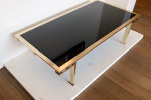 Table Basse Laiton Et Verre Opalin Noir, 1960, maison jansen