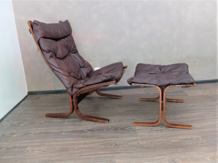 fauteuil-siesta-avec-son-repose-pied-par-ingmar-relling-1960_original.png