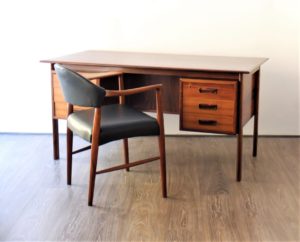 Kurt Olsen Fauteuil Model 223 Et Bureau Scandinave En Palissandre 1960